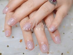 纯色-AKIRA 安久日式美甲美睫