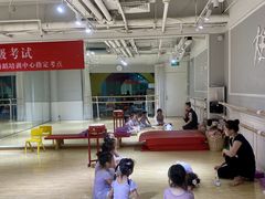 -炫艺舞蹈培训中心(枫尚奥特莱斯店)