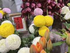 -何兮花店·气球派对鲜花店(马桥银春路万科城店)
