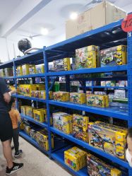 -逝水玩具折扣店