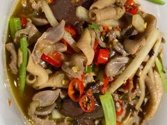 酸辣鸡杂-费大厨辣椒炒肉(黄兴中心广场店)