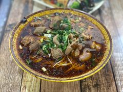 -胥佳烧鸡公牛肉面馆