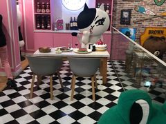 -LINE FRIENDS Garosu-gil Flagship Store