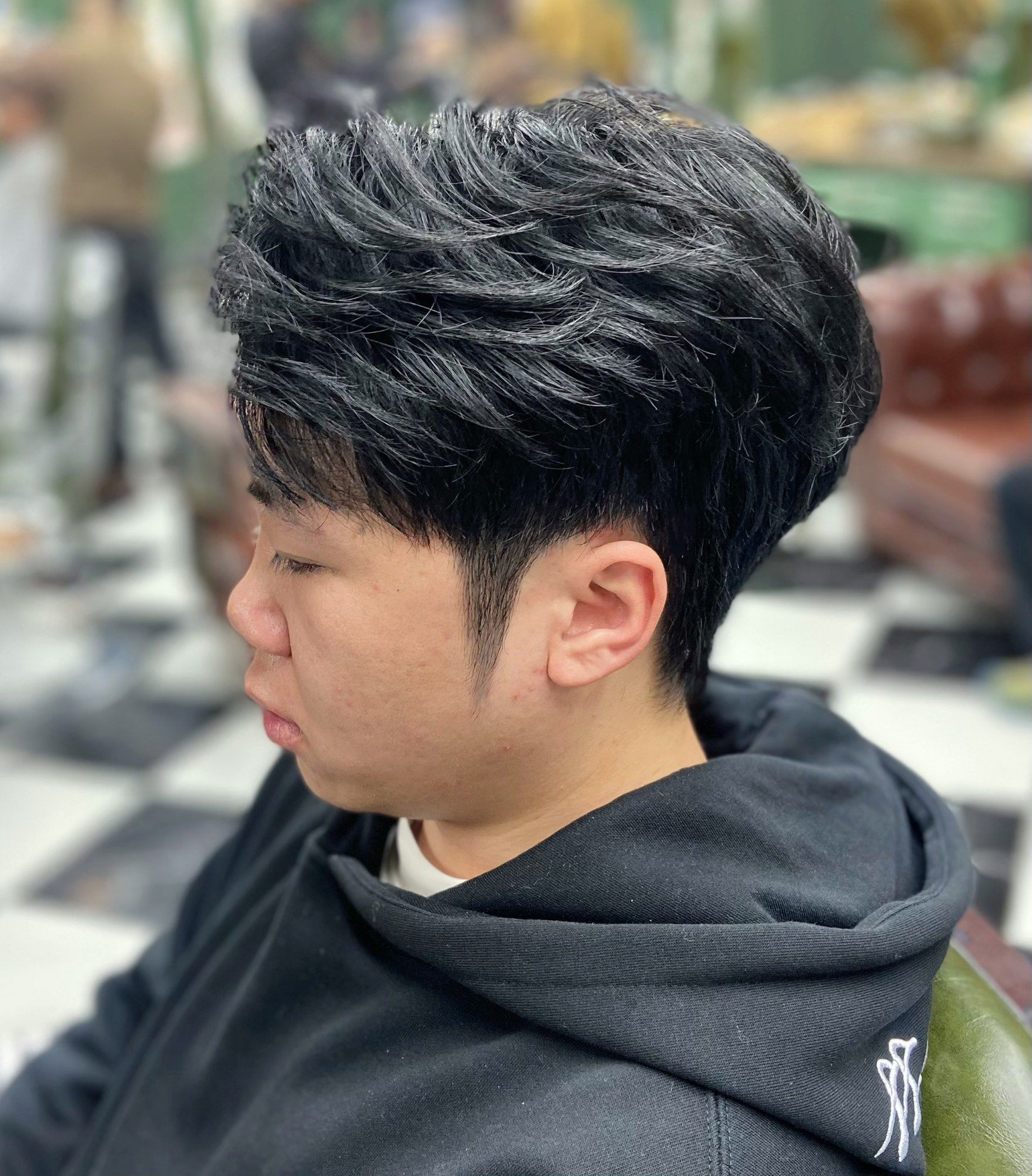 37分烫发男生发型图片 三七