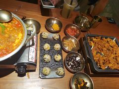 蟹籽手抓饭-春熙台韩国料理·章鱼肥牛(西丽店)