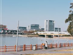 -新田360广场(上海华侨城店)