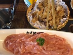 -老牌坊云南鱼豆花火锅(哈西万达店)