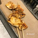 大盘鸡很入味，面条真心好吃，很有韧劲。新疆烤包子