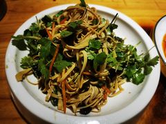 三叶香拌豆腐丝-东北故事私房菜(江南印象店)
