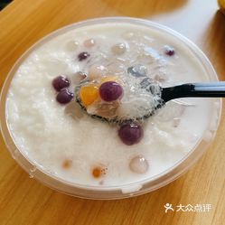 還有鵪鶉蛋,也不錯,不會太甜剛好好「海石花椰奶四果湯」我挺喜歡海石