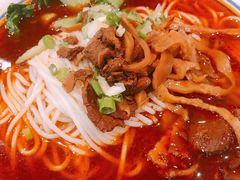 -霸蛮湖南菜·牛肉粉(荣京西街店)