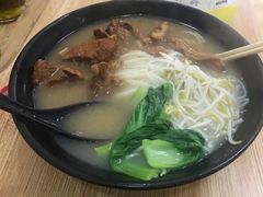 大肉米线-金家小金碗云南过桥米线