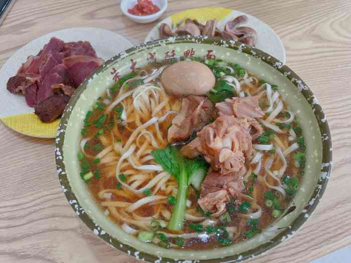 朱大成酥鸭面-"面条还是可以,所谓的酥鸭就是卤鸭熟一点,.