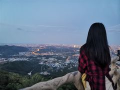 -鬼笑石后山停车场