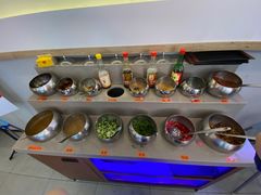 自助调料区-毛辣果·贵州红酸汤牛肉火锅(西单店)