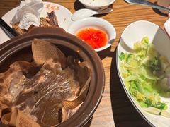 -爱碗亭·鲜炒湖南菜(壹城中心店)