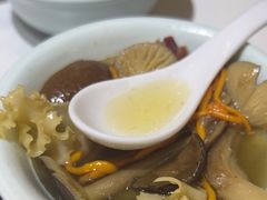 -野菌王•养生汤锅•野生菌火锅(大理漾濞路店)