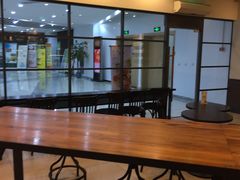 大堂-星巴克(湖州梅地亚广场店)