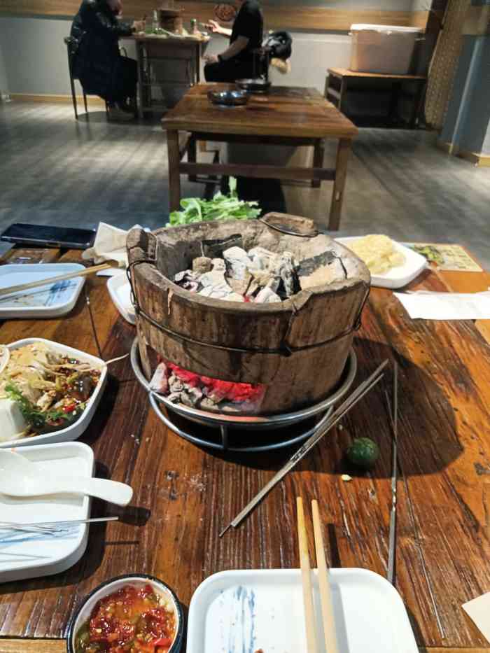 通记港式地摊打边炉(金宇大路店)-"非常喜欢他家,实惠又好吃,每道菜