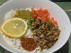 -粉八·云南米线·建水烧烤(常熟路店)