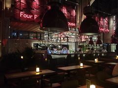 -FOUR PLAY BAR