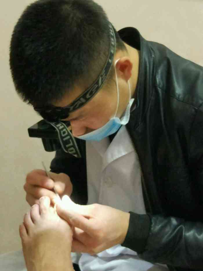 打分 100 /人 89号足疗师(帅小伙),98号修脚师(帅哥),这两位师傅手艺