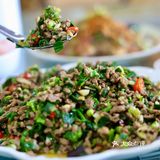 我就说跟着本地人吃不会出错!