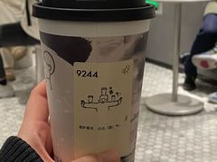 -喜茶(迪士尼小镇·平行宇宙店)