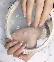 -爱美睫美甲会馆