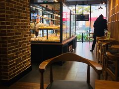-焙丽拾光(麦凯乐直营店)