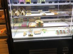 面包甜点陈列柜-华丰贺氏(福新西路店)