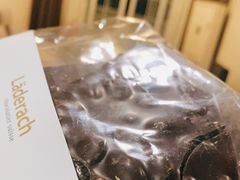 黑巧扁桃仁脆-Laderach 莱德拉(上海环贸iapm店)