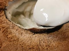 -志龙皇冠吃货椰子铺