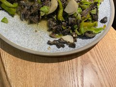 -一朵菌·野生菌探索家火锅(南亚店)