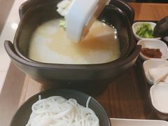 -阿香米线(大唐西市大润发店)