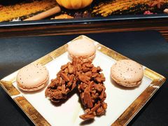 焦糖马卡龙配杏仁脆-L'ATELIER de Joel Robuchon(外滩18号店)