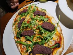 甜菜根牛肉芝麻菜披萨-JINNS锦时 steak&pizza(浸信会礼拜堂旧址店)