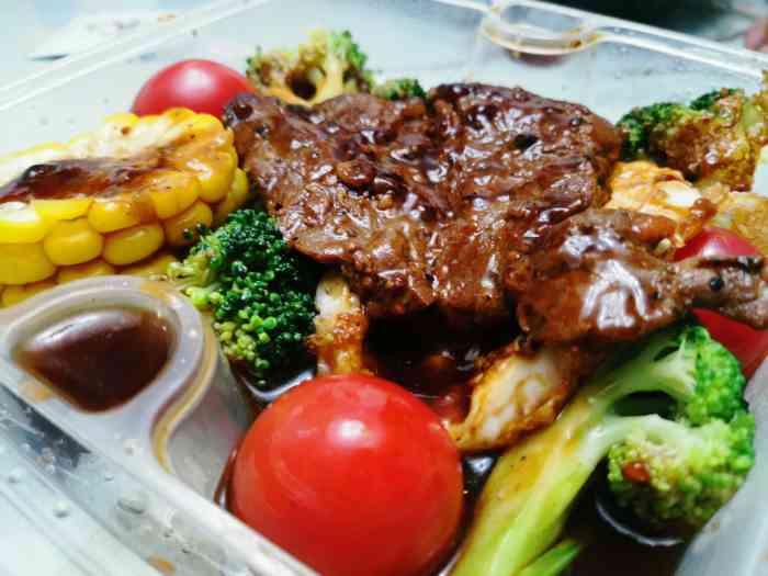 打分 给儿子打包的牛排,意大利面,儿子说,很好吃!