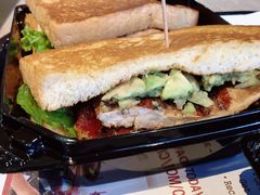 鸡肉培根牛油果俱乐部-The Habit Burger Grill 哈比特汉堡(复兴soho店)
