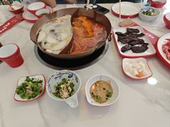 -毛辣果·贵州红酸汤牛肉火锅(西单店)