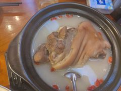 -爆炸头阿姨小四川正宗川味小吃(无任何分店)