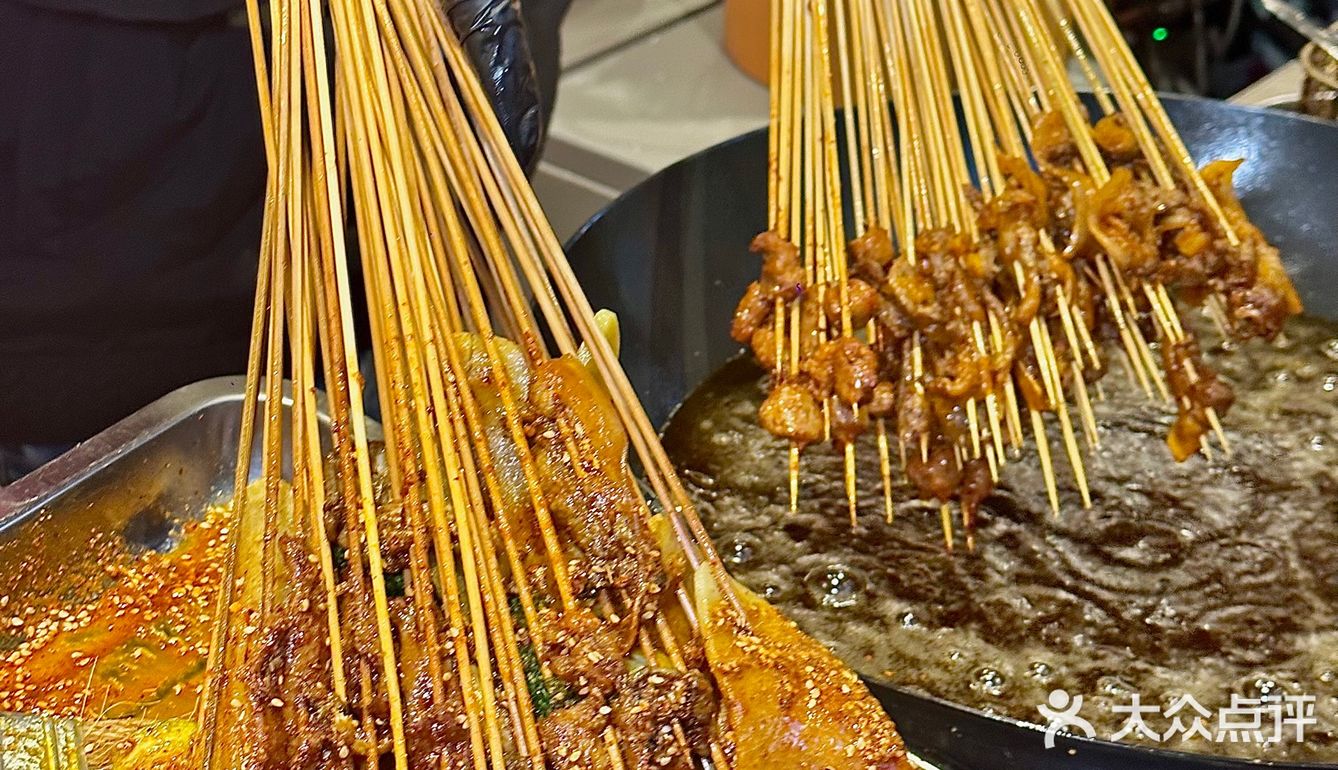 可以永远相信！昆明人排队都要吃的串串！ 