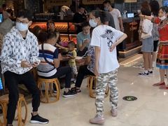 等位区-老牌坊云南鱼豆花火锅(哈西万达店)