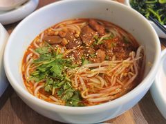一品麻辣肥肠粉-一品小笼(金融街店)