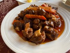 红烩牛尾-小白桦西餐厅