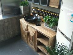 -HIGH FIVE哈福手工汉堡(桂林路店)