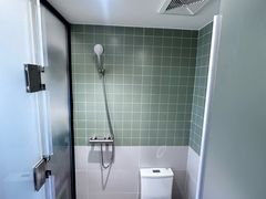 -东方体育中心(地铁站)