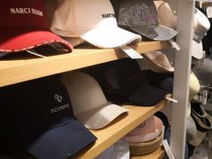 -名创优品(北京新中关购物中心地铁层店)