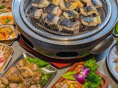 -围炉肉舍•炭烤活鳗•丹东海鲜烤肉(步行街店)
