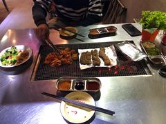 -马路牙子烧烤音乐酒馆(望京店)